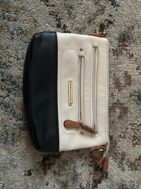 Stone Mountain Accessories Cream, Black and Tan Crossbody Bag- no strap